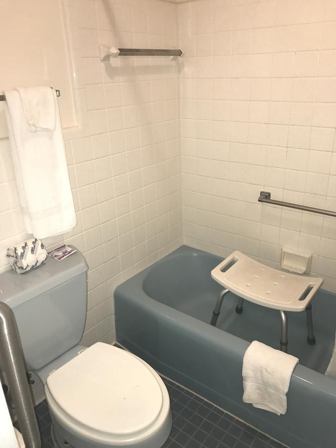 Budget Host Three Crowns Motel